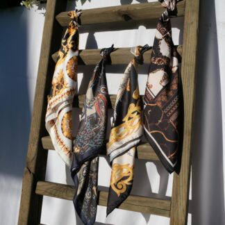 Foulard 100% soie imprimé floral
